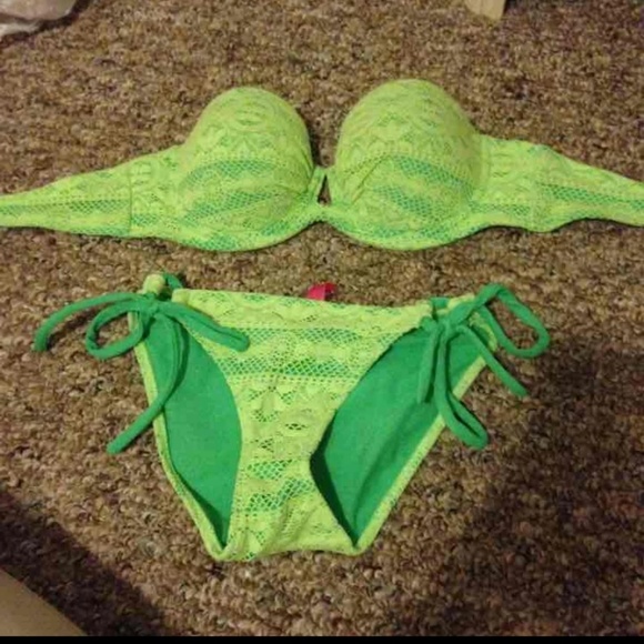 Victoria's secret lace bikini - Picture 1 of 1